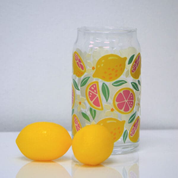 Lemon-patterned glass with lemons.